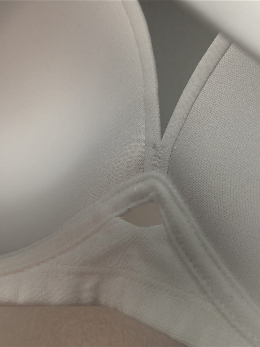 36D Olga White Smooth T-Shirt Bra Light Padding, Wire free New - Picture 2 of 6
